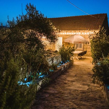Orgula Hotel Lumbarda Bagian luar foto