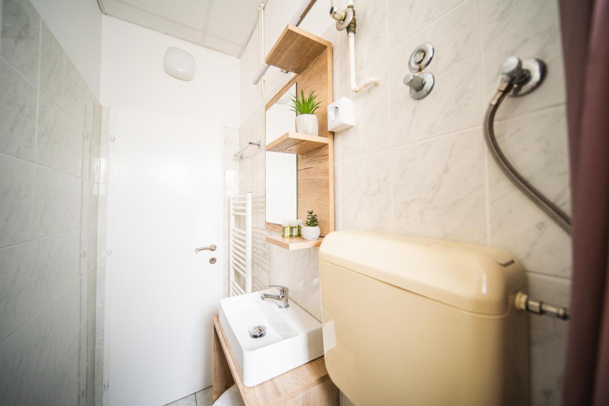 Orgula Hotel Lumbarda Bagian luar foto