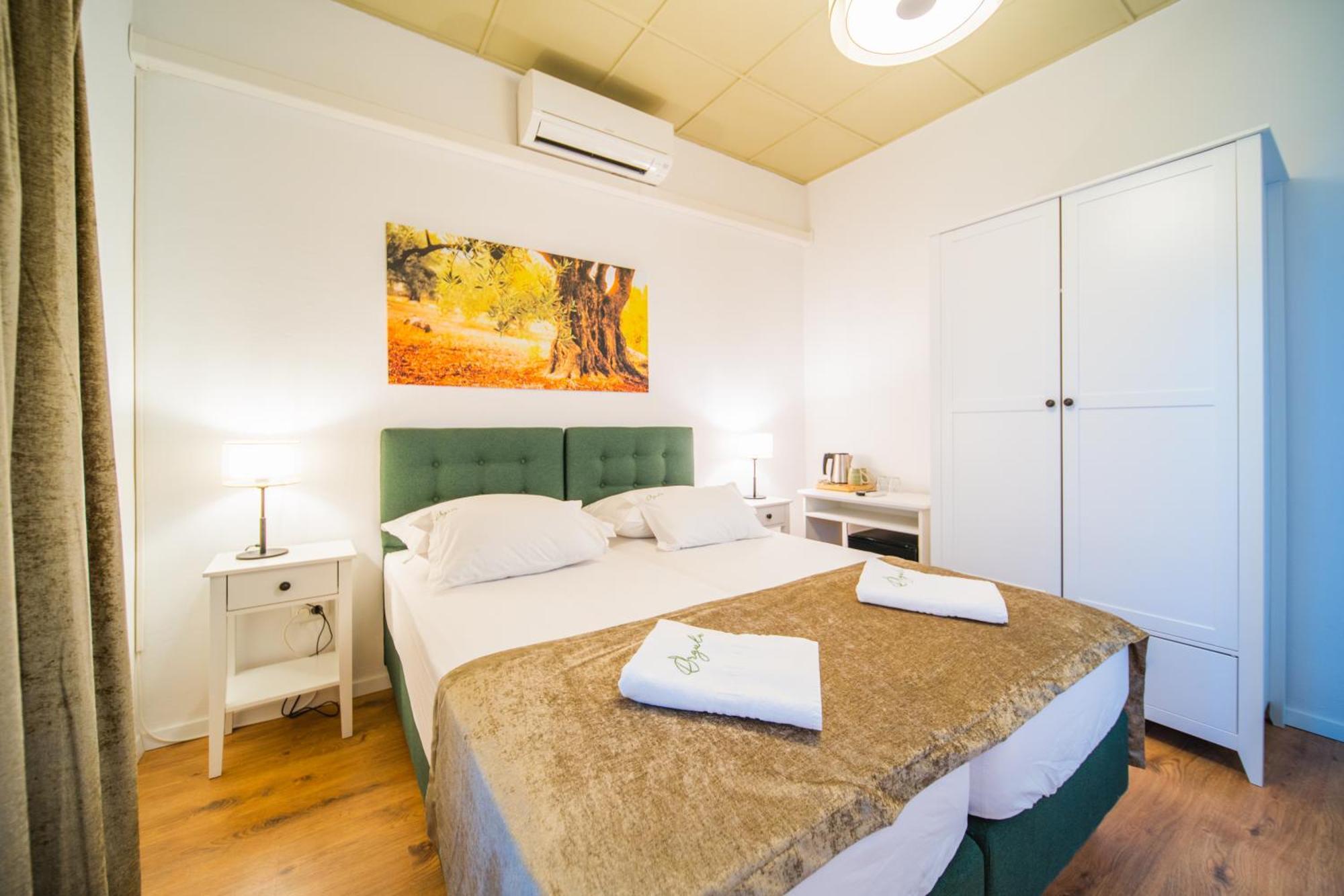 Orgula Hotel Lumbarda Bagian luar foto